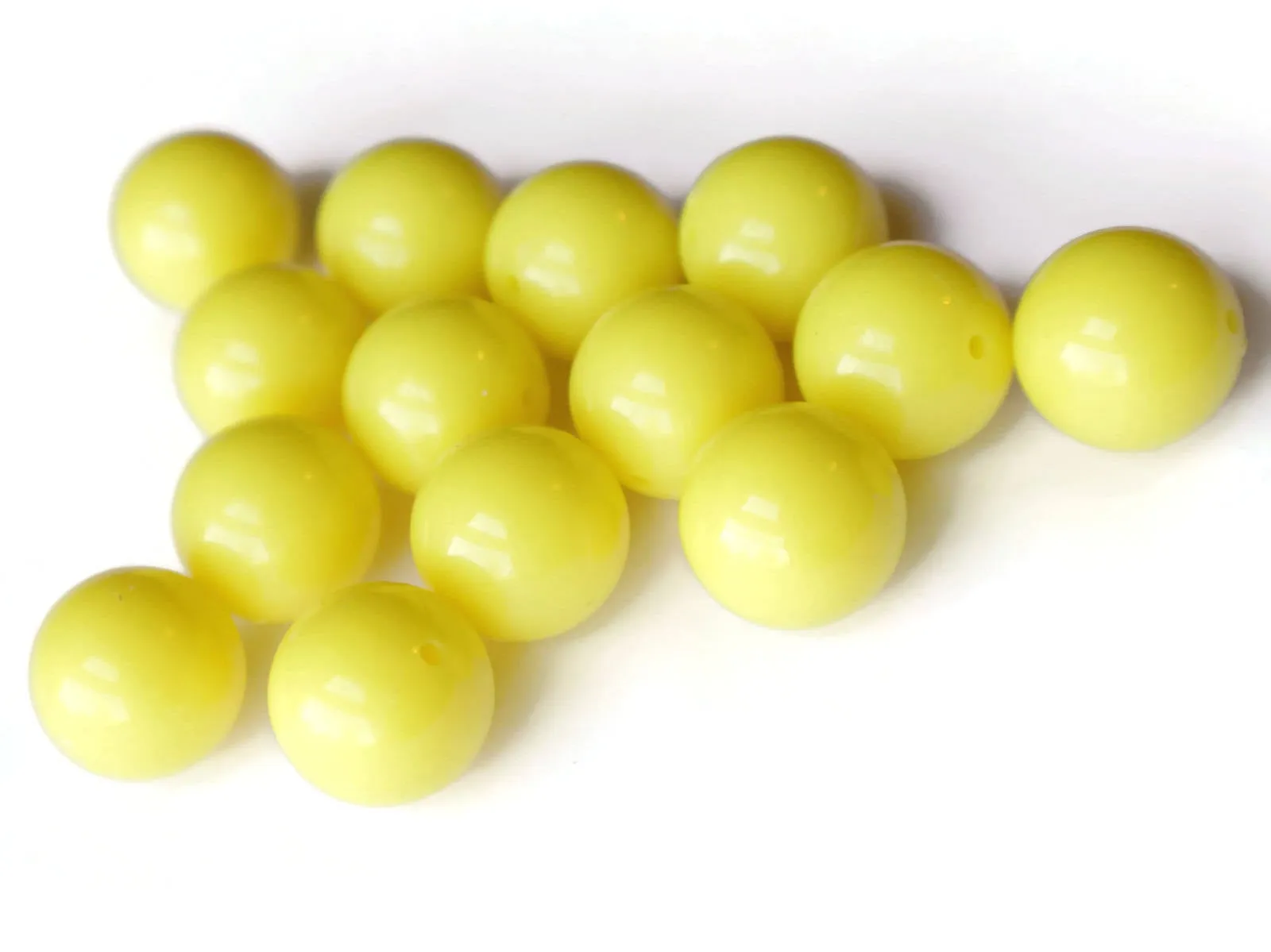 14 16mm Round Yellow Vintage Plastic Beads Ball Beads Sunshine Beads