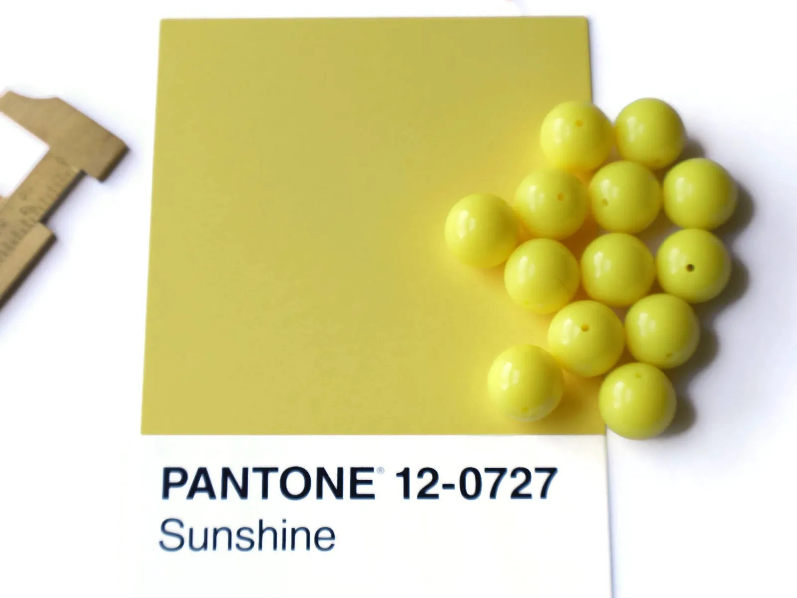 14 16mm Round Yellow Vintage Plastic Beads Ball Beads Sunshine Beads