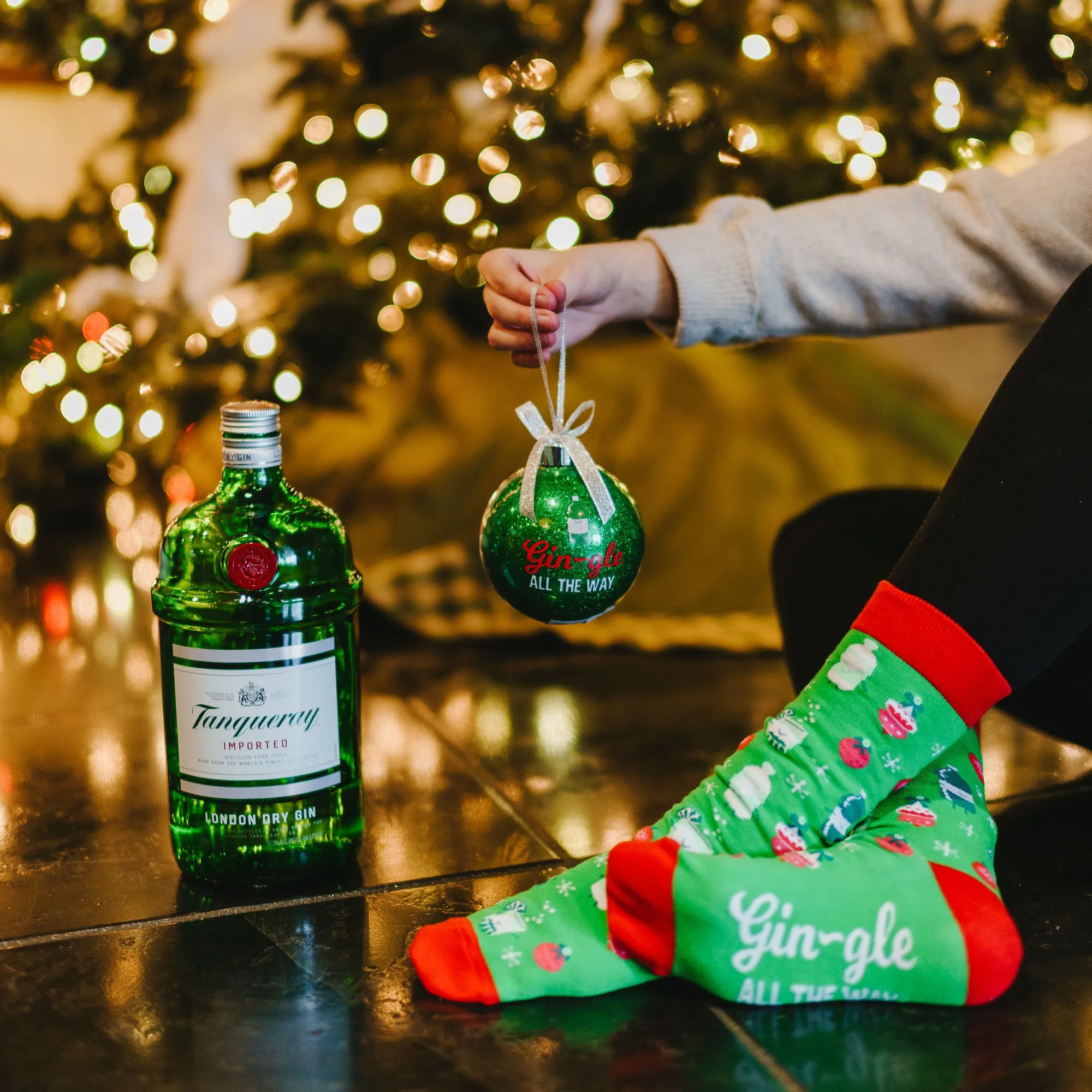 Gin-gle 4" Ornament with Unisex Holiday Socks